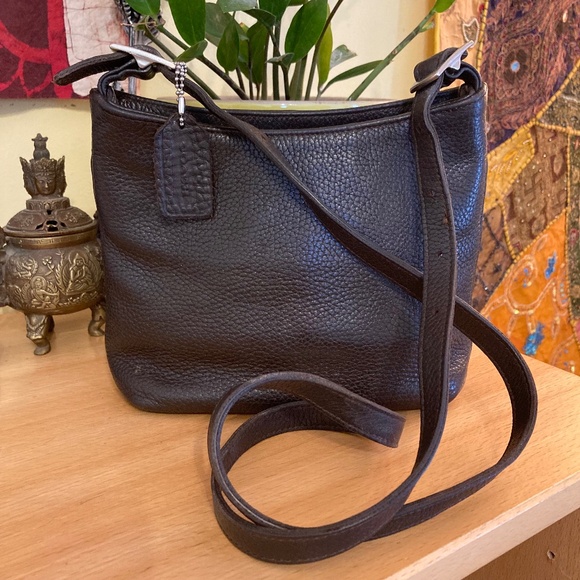 Vintage Coach Hudson Small Zip Bag #6807 Dark Brown Pebbled Leather Crossbody - Picture 1 of 16